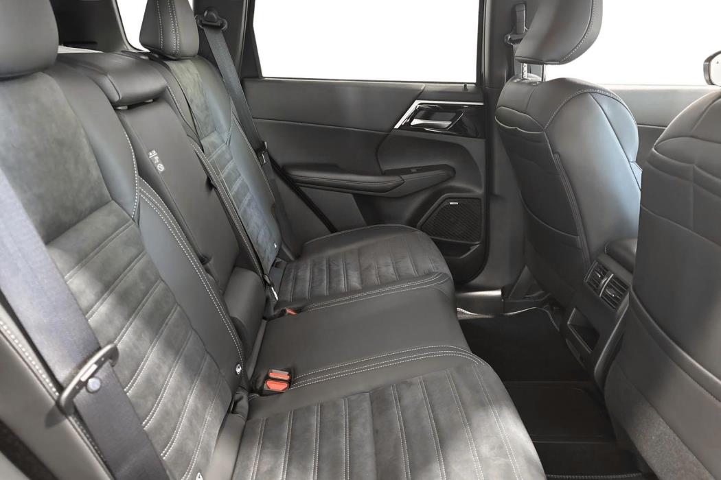 Mitsubishi Outlander 2025