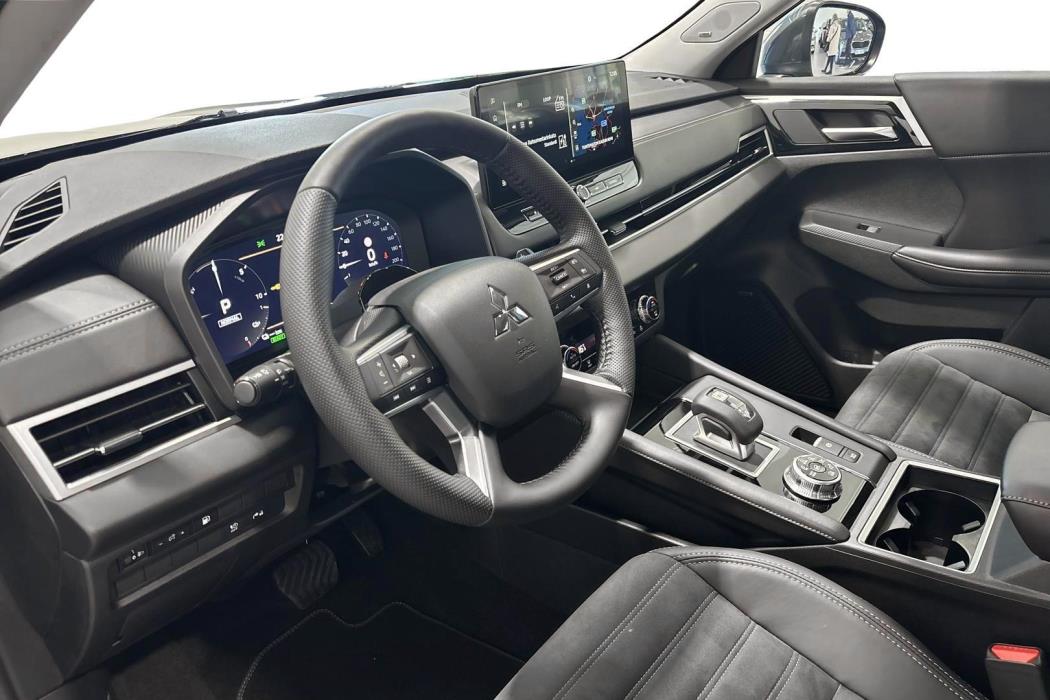 Mitsubishi Outlander 2025