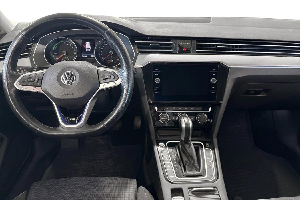 VOLKSWAGEN PASSAT 2020