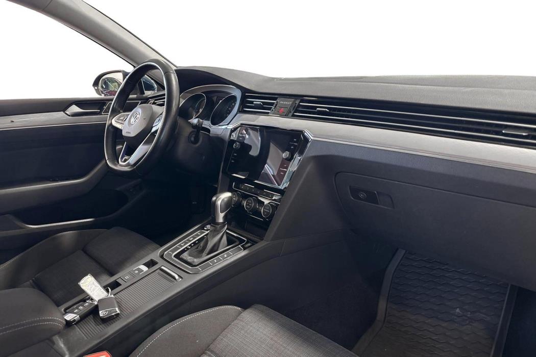 VOLKSWAGEN PASSAT 2020