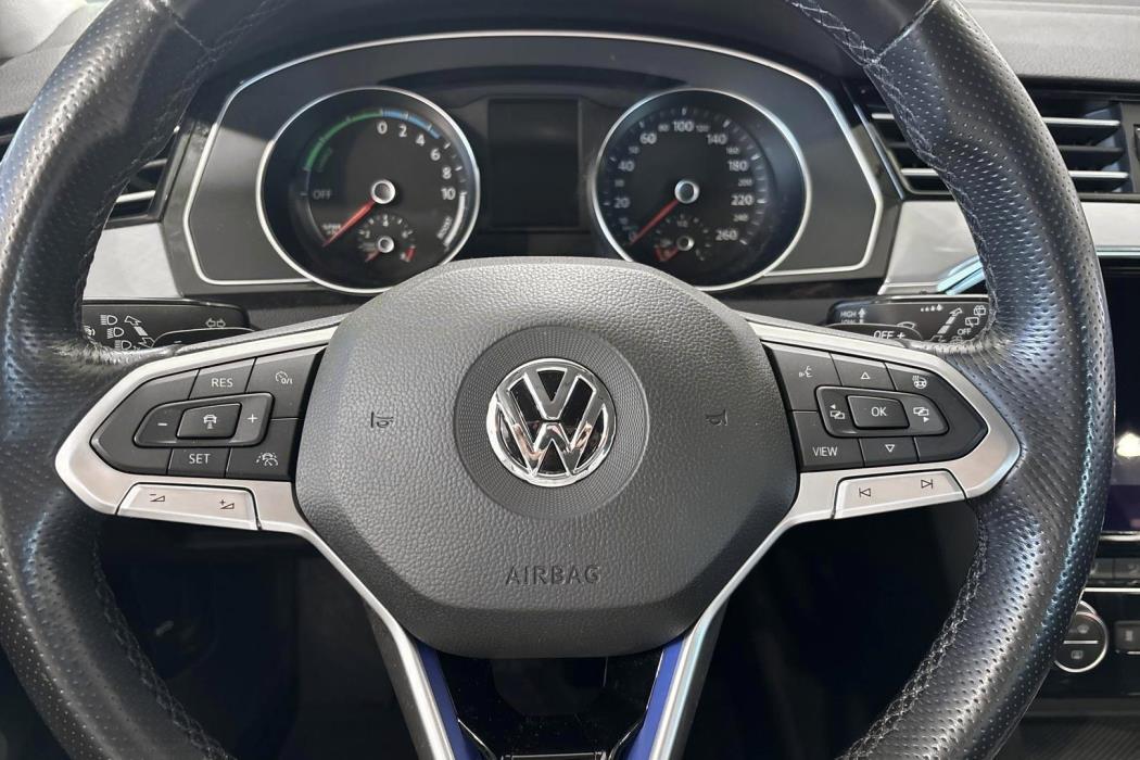 VOLKSWAGEN PASSAT 2020