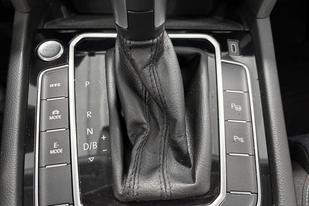 VOLKSWAGEN PASSAT 2020