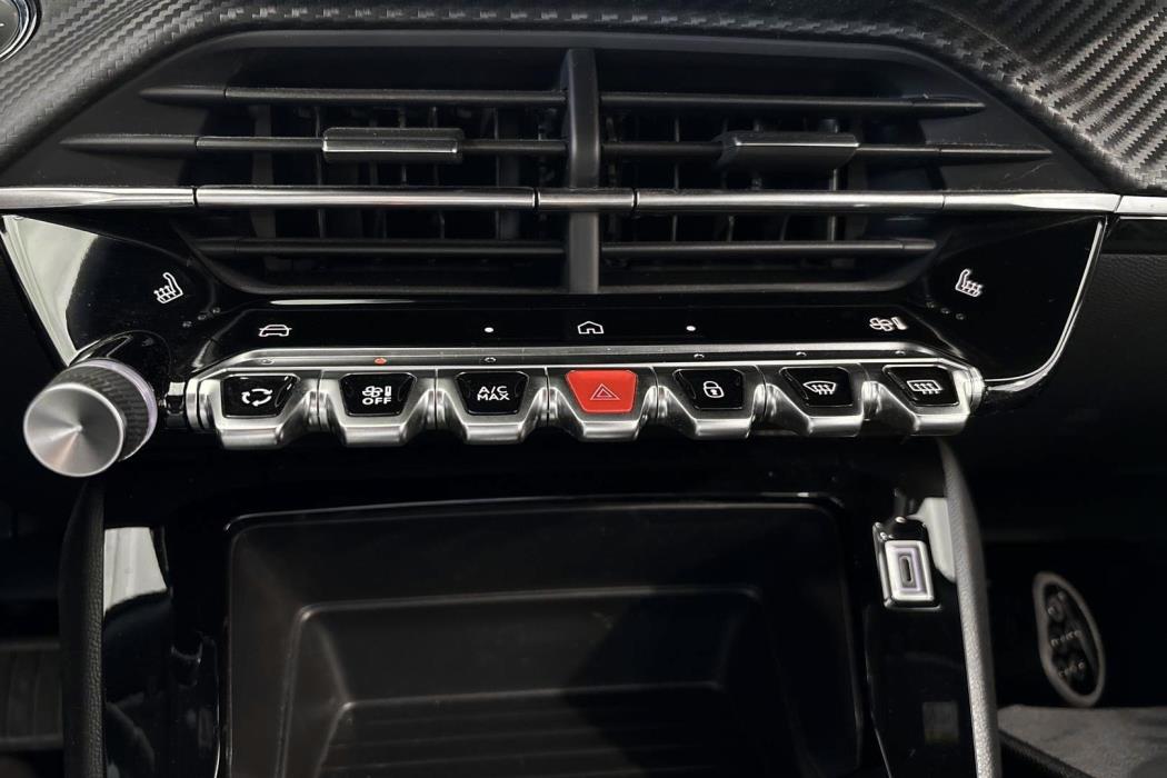 PEUGEOT e-2008 2024