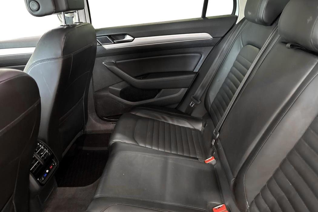VOLKSWAGEN PASSAT 2017