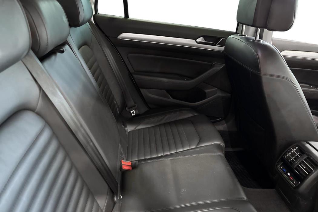VOLKSWAGEN PASSAT 2017