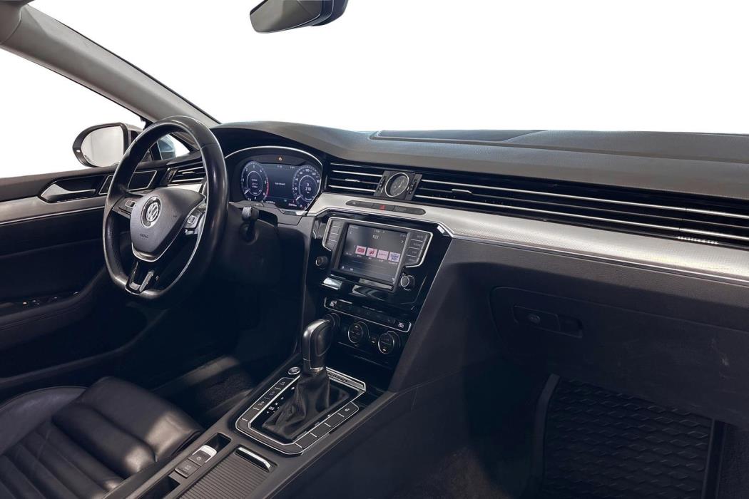 VOLKSWAGEN PASSAT 2017