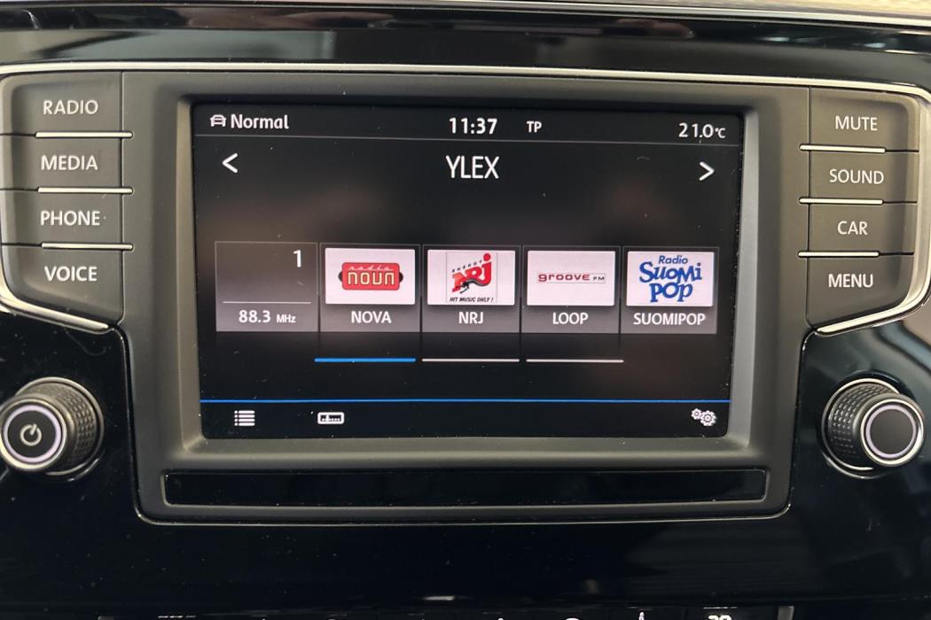 VOLKSWAGEN PASSAT 2017