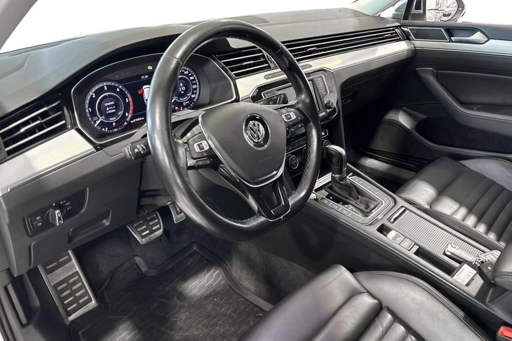 VOLKSWAGEN PASSAT 2017
