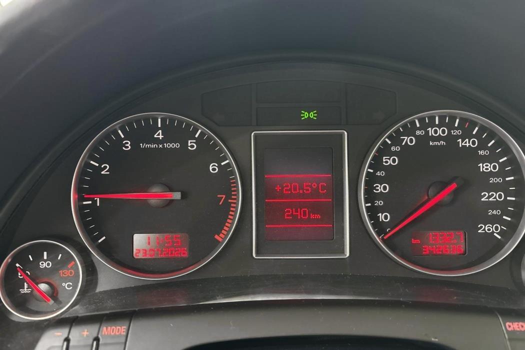 AUDI A4 2003