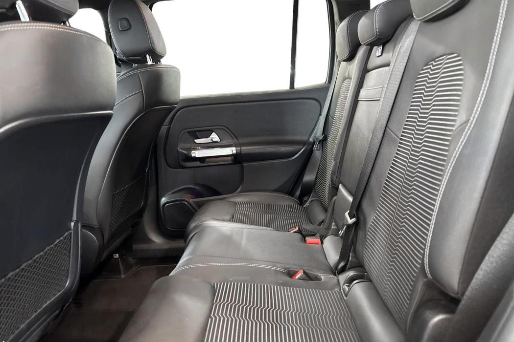 MERCEDES-BENZ GLB 2023