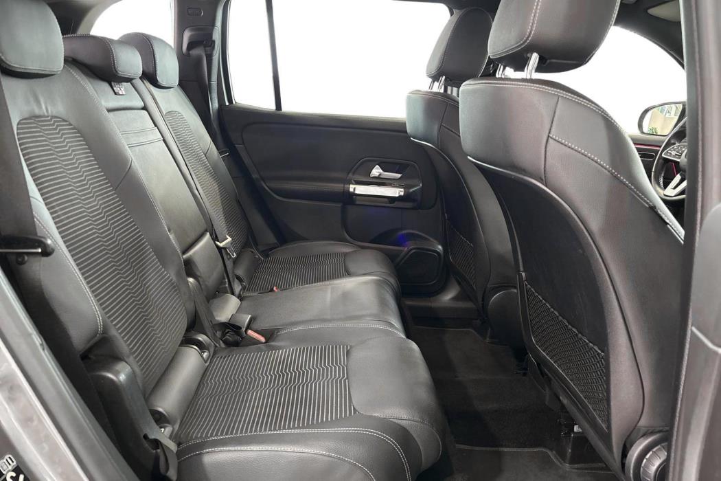 MERCEDES-BENZ GLB 2023