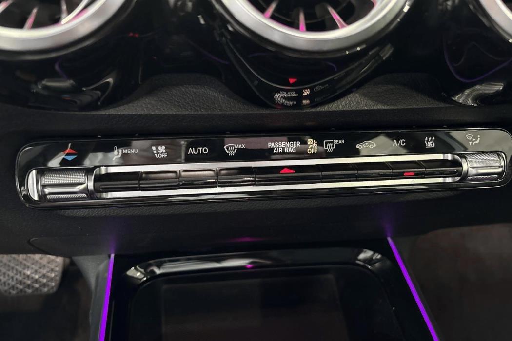MERCEDES-BENZ GLB 2023