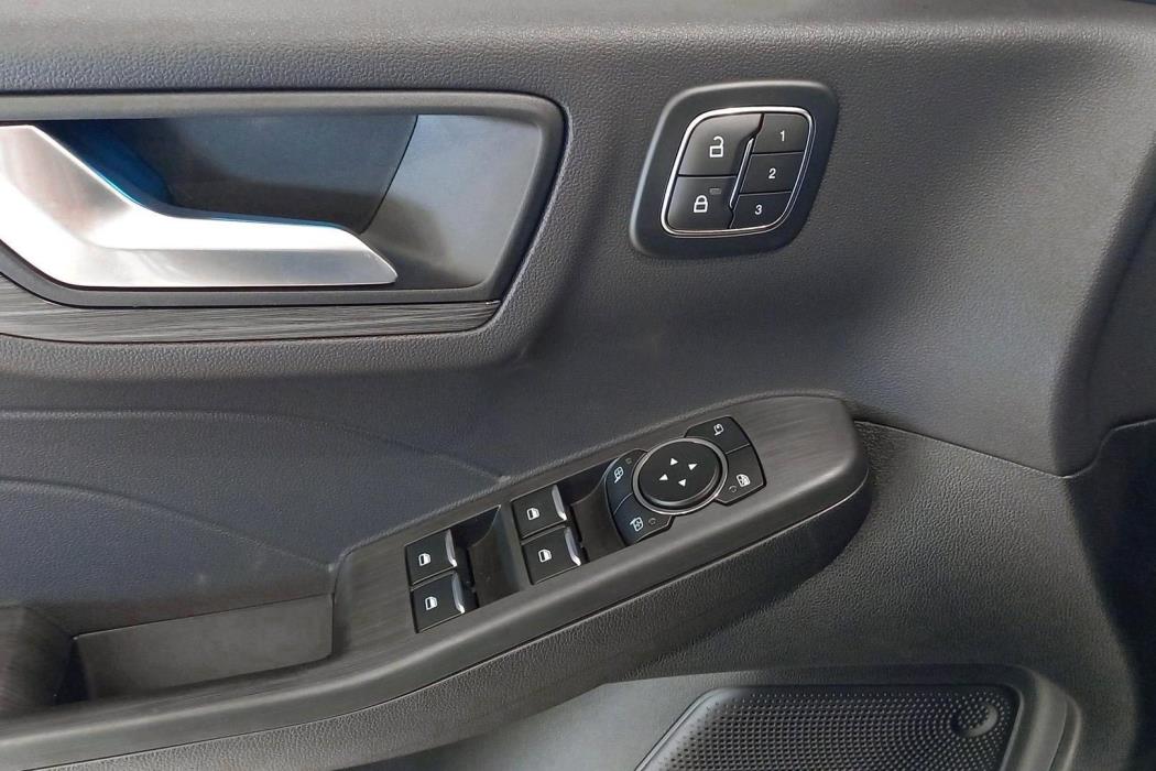 FORD Kuga 2026