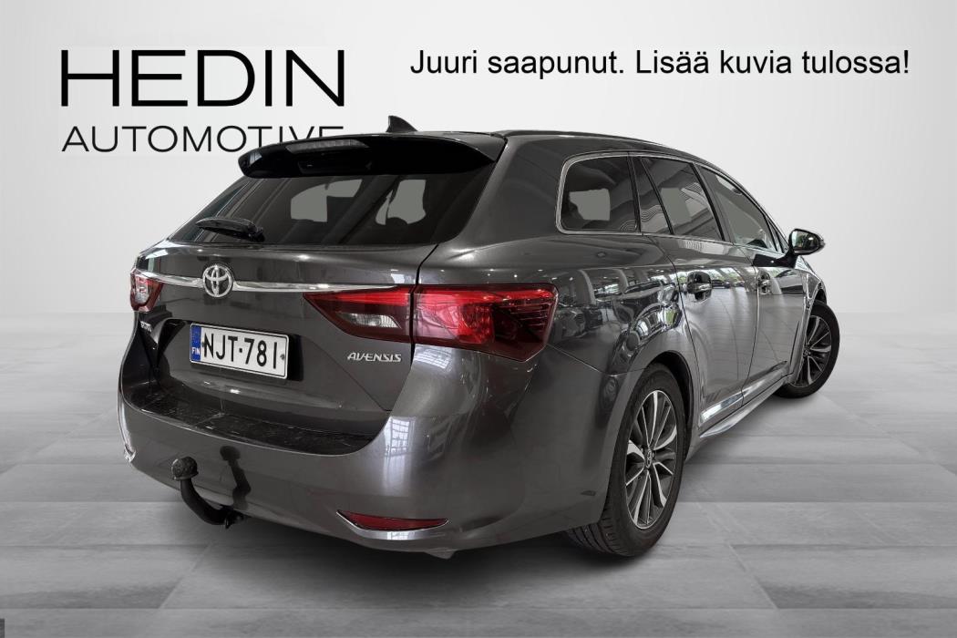 TOYOTA Avensis 2015