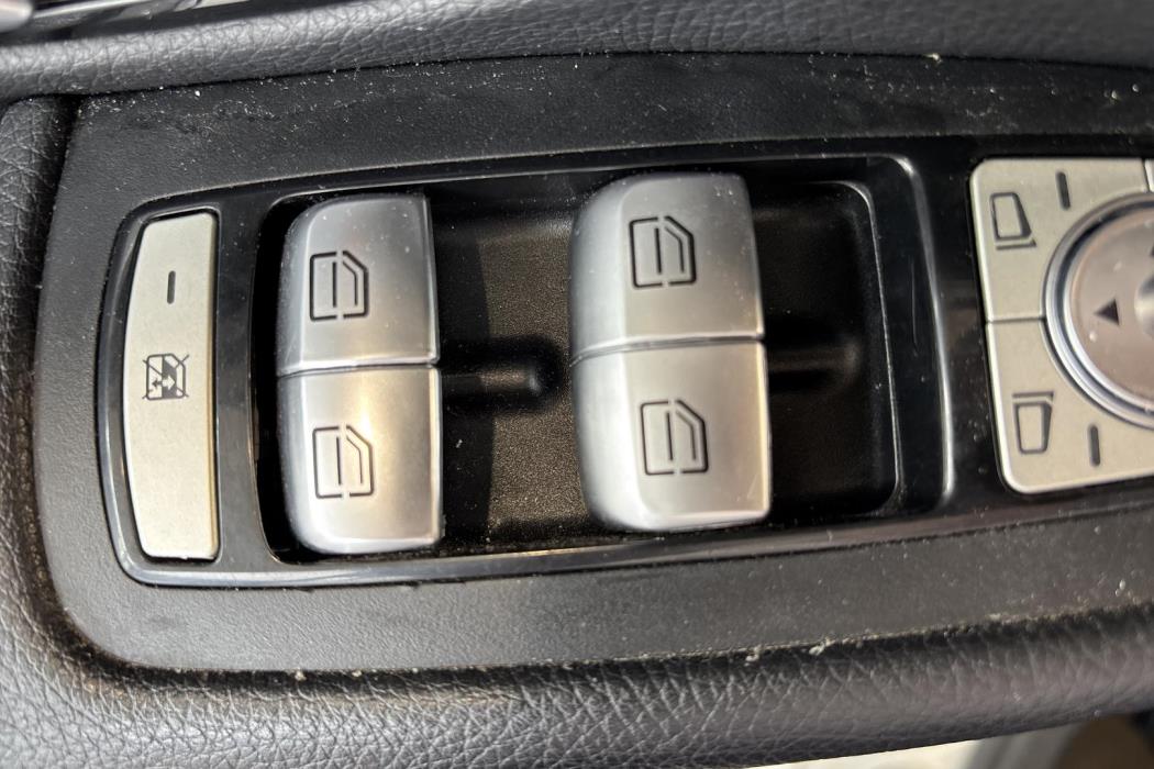 MERCEDES-BENZ C 2015