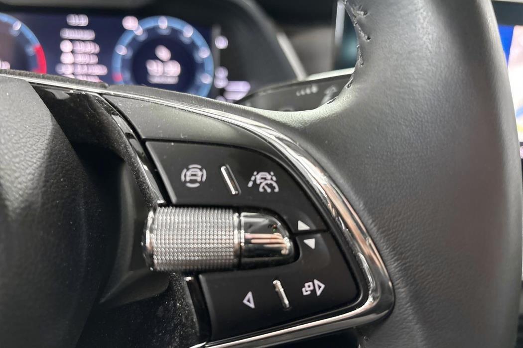 SKODA OCTAVIA 2023