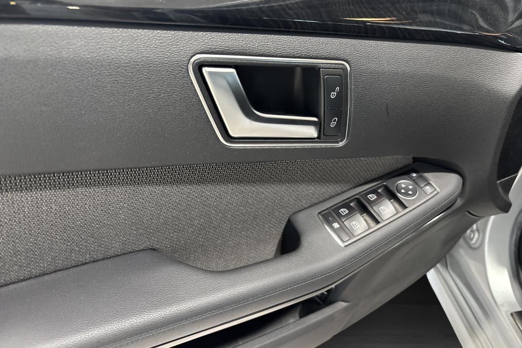MERCEDES-BENZ E 2013