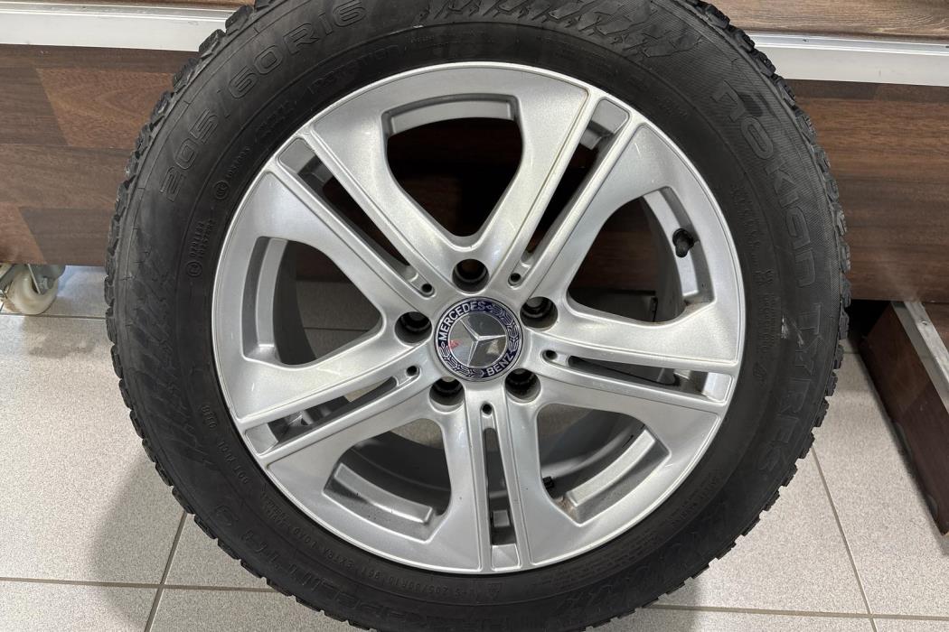 MERCEDES-BENZ E 2013