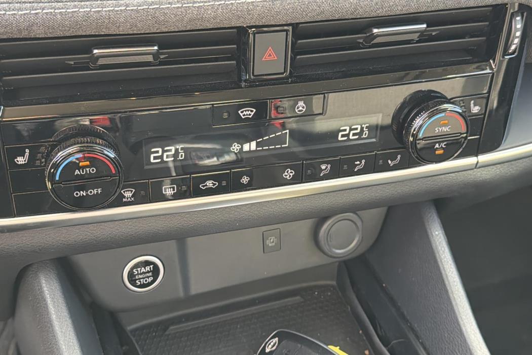 NISSAN Qashqai 2024