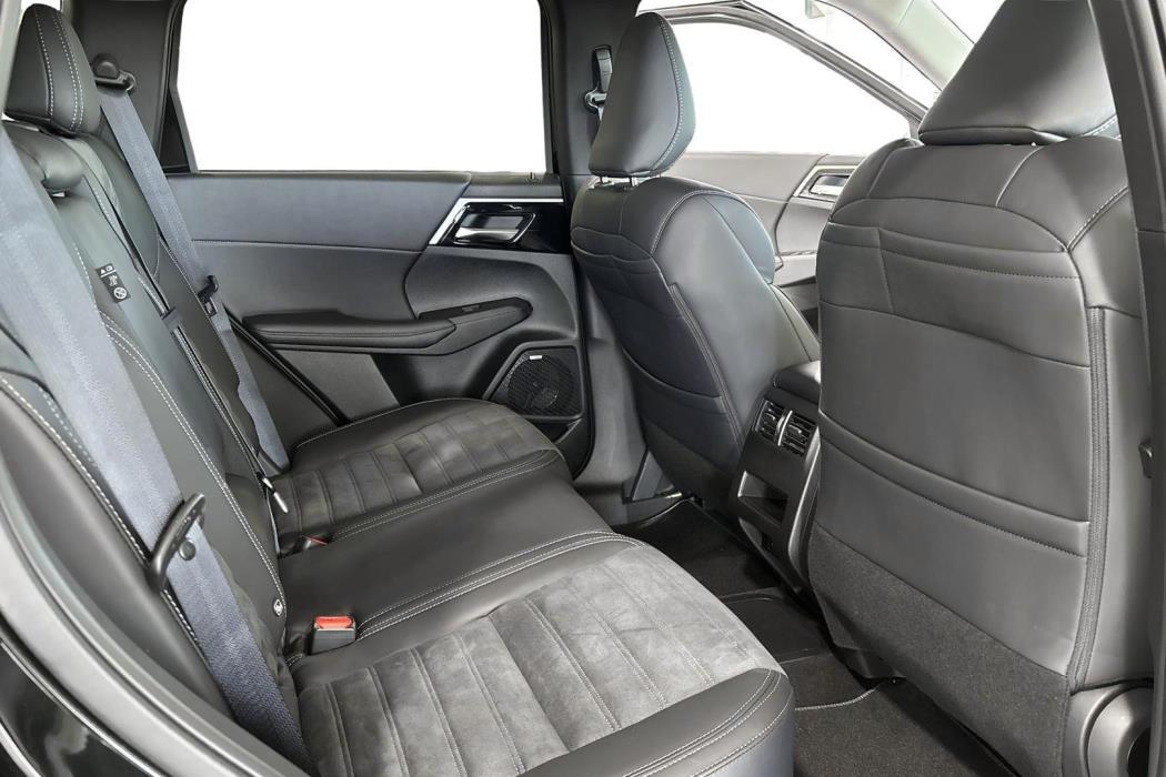 Mitsubishi Outlander 2025