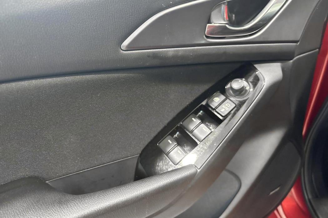 MAZDA Mazda3 2017