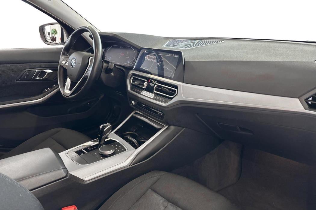 BMW 320 2022