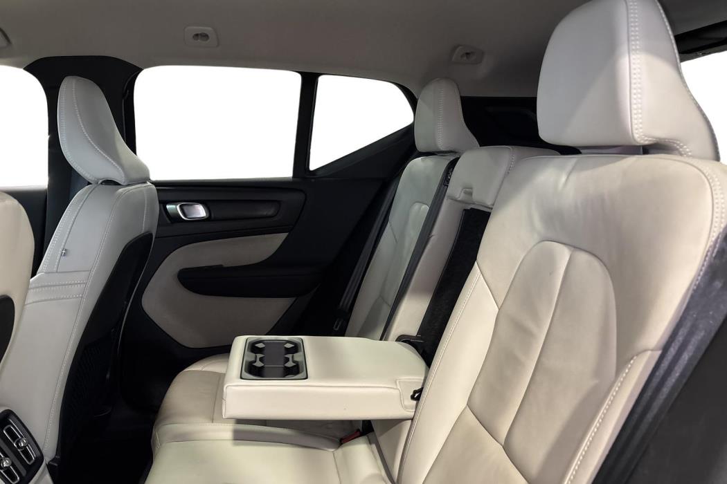 VOLVO XC40 2021