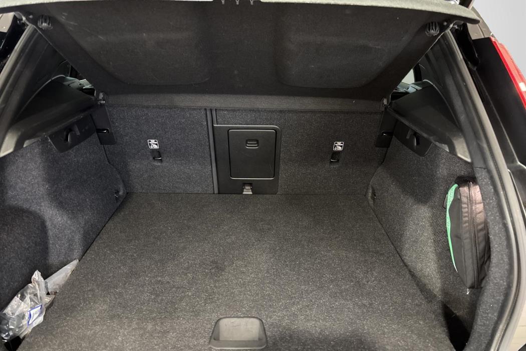 VOLVO XC40 2021