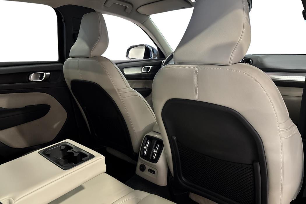 VOLVO XC40 2021