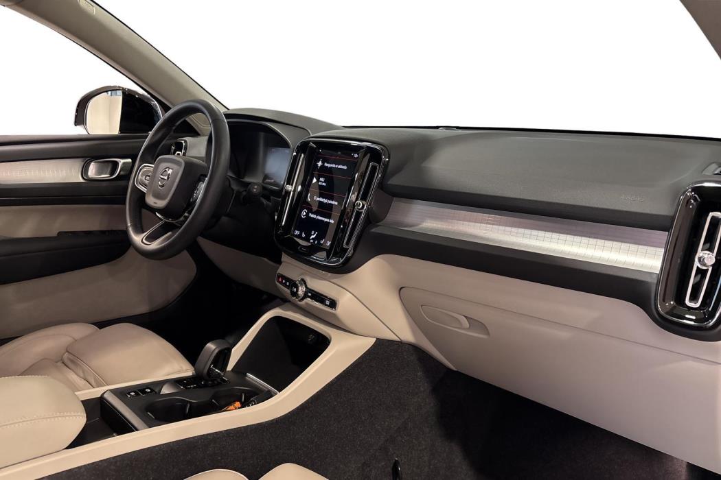VOLVO XC40 2021