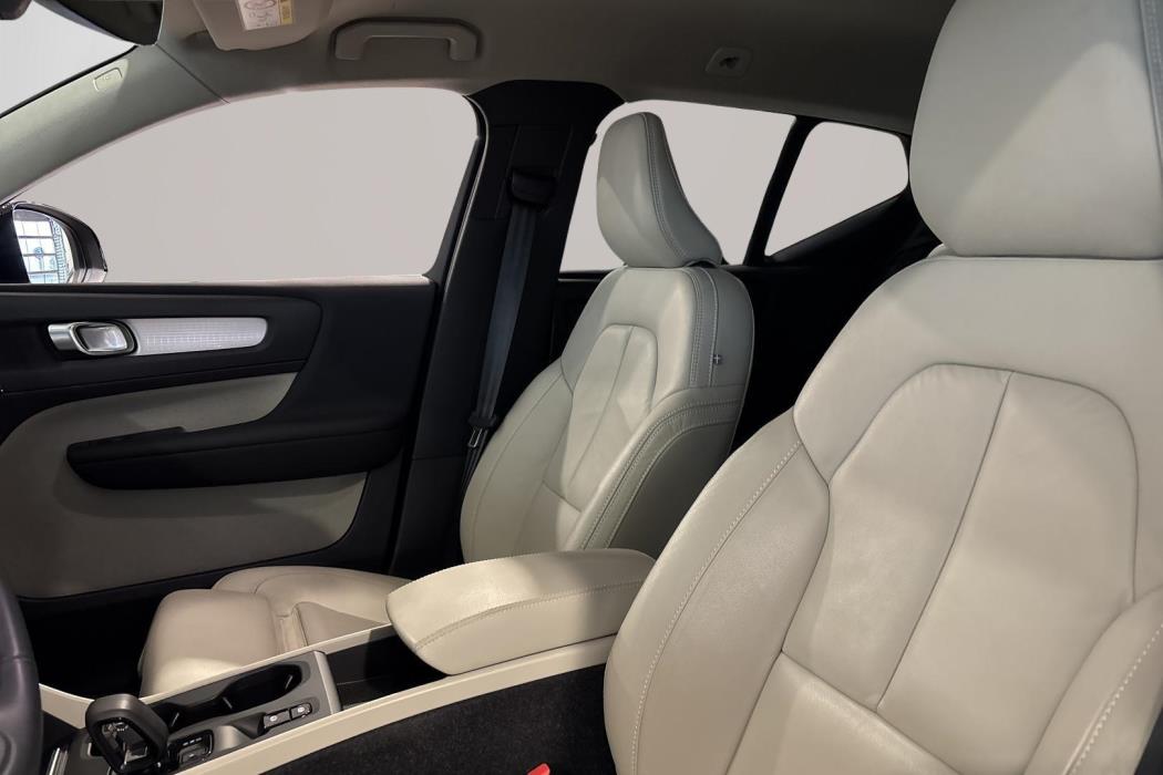 VOLVO XC40 2021