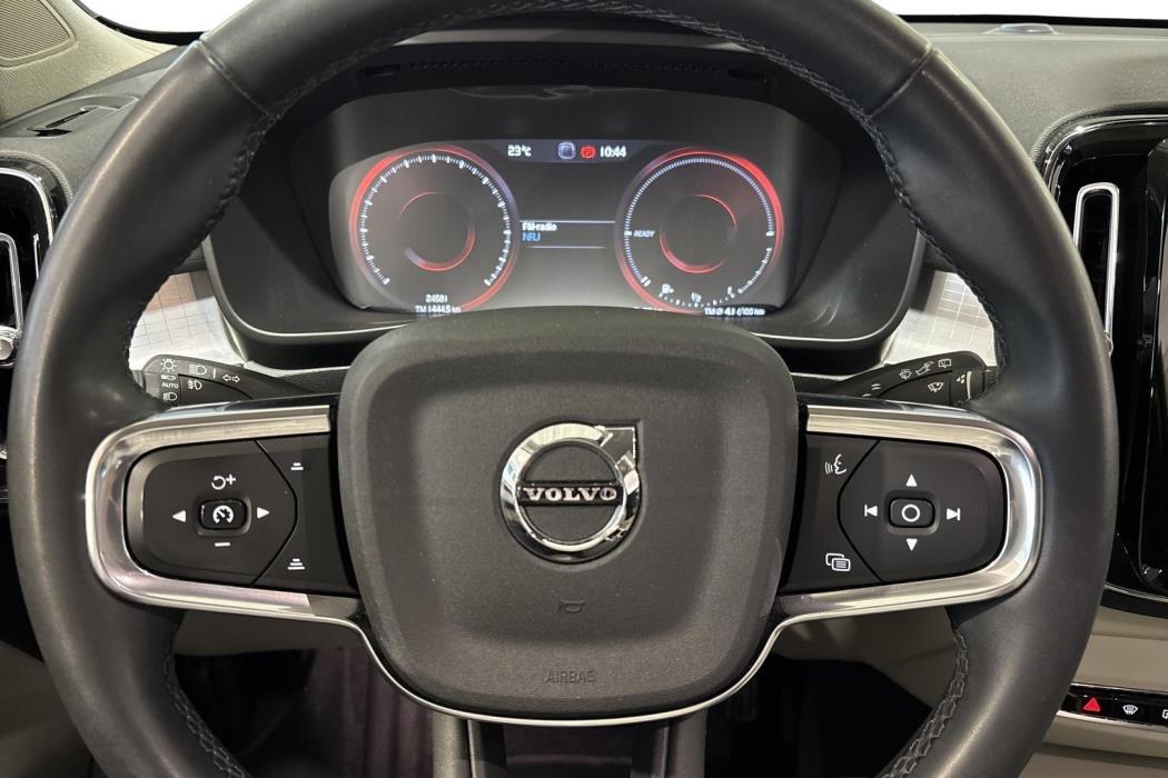 VOLVO XC40 2021