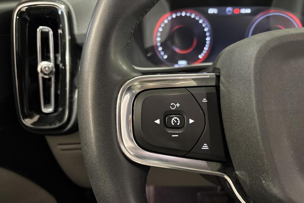 VOLVO XC40 2021