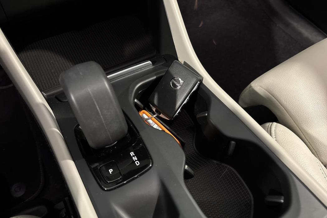 VOLVO XC40 2021