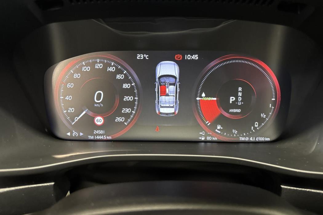 VOLVO XC40 2021