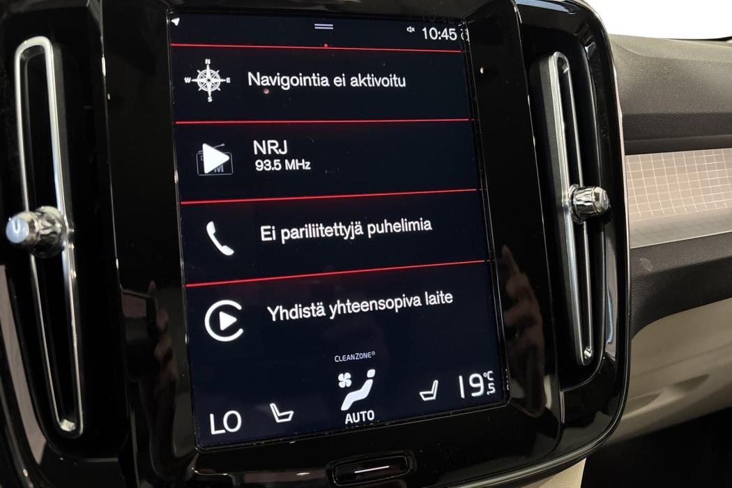 VOLVO XC40 2021
