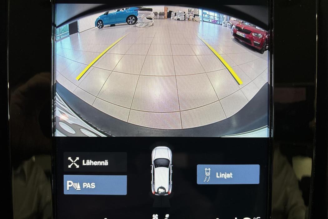 VOLVO XC40 2021