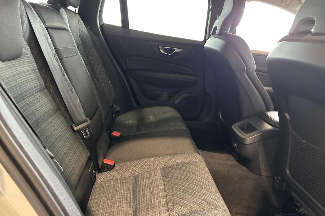 Volvo V60 2023