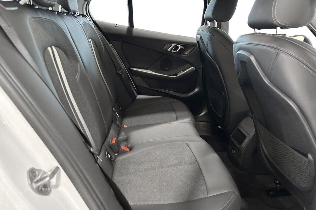 BMW 118 2023