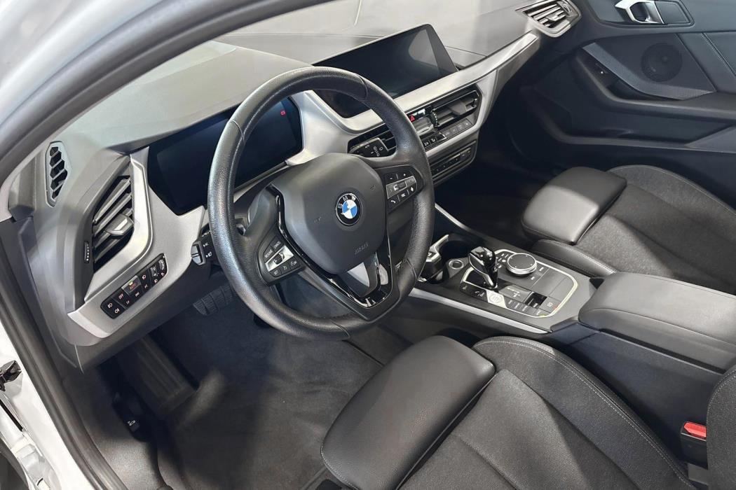 BMW 118 2023