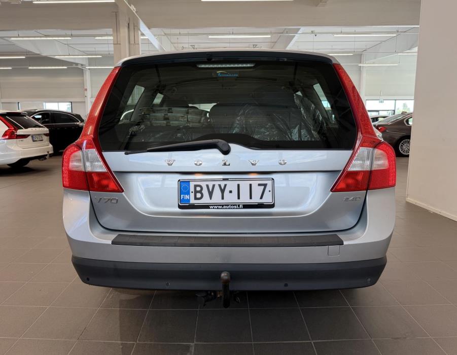 VOLVO V70 2010