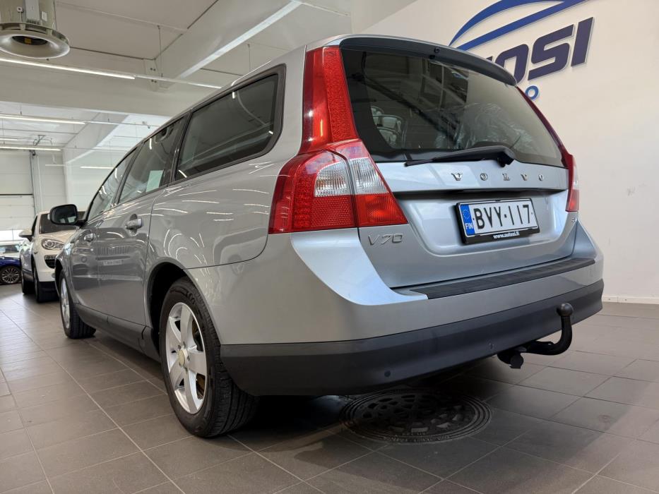 VOLVO V70 2010