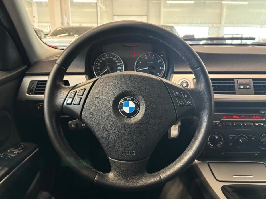 BMW 318 2007