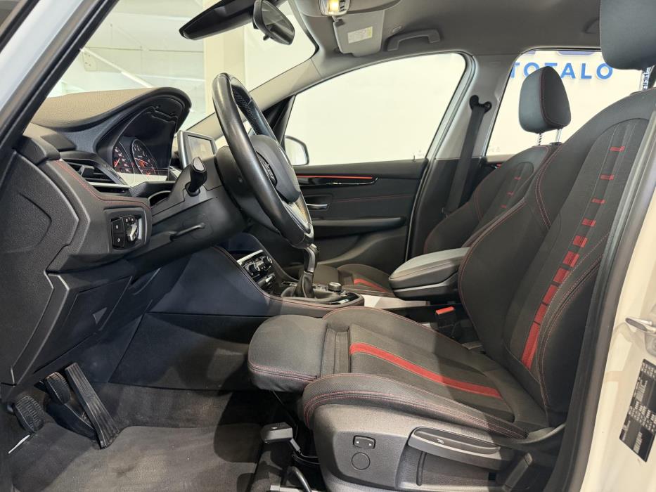 BMW 216 2016
