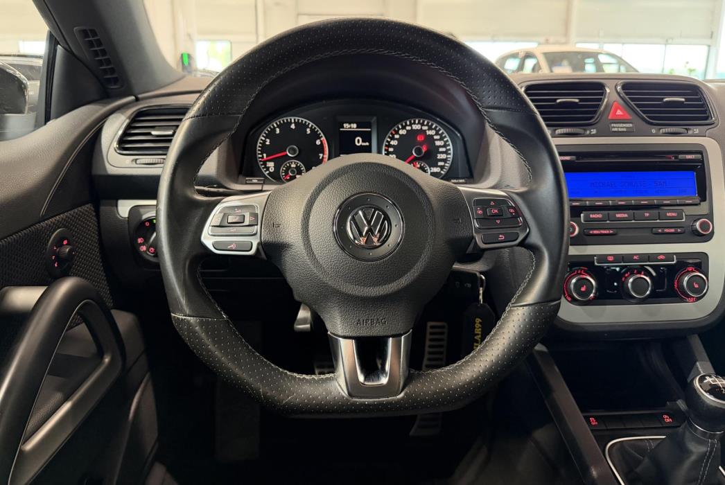 VOLKSWAGEN Scirocco 2011