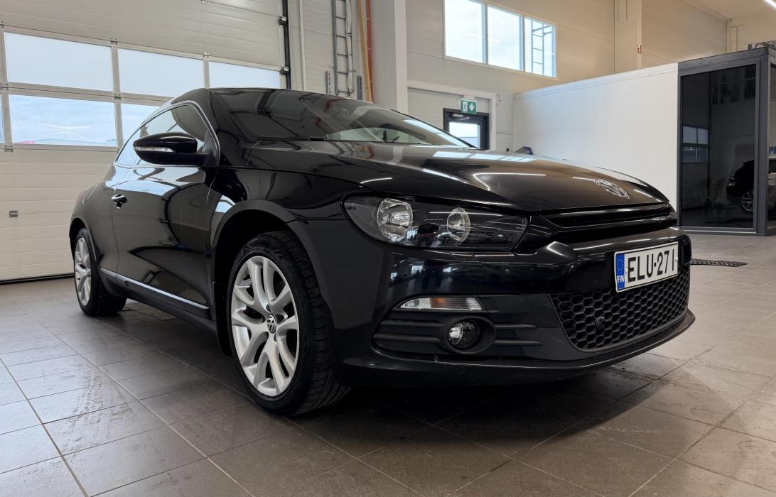 VOLKSWAGEN Scirocco 2011