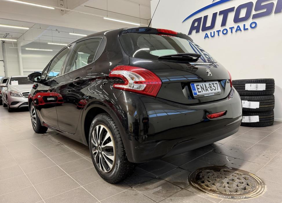 PEUGEOT 208 2014