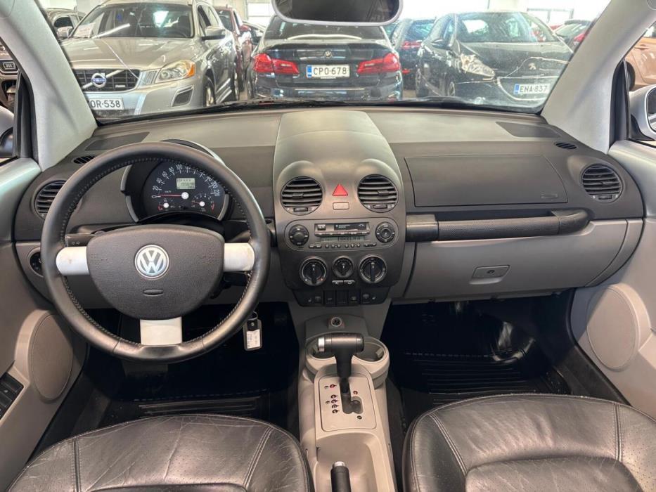 VOLKSWAGEN New Beetle 2004