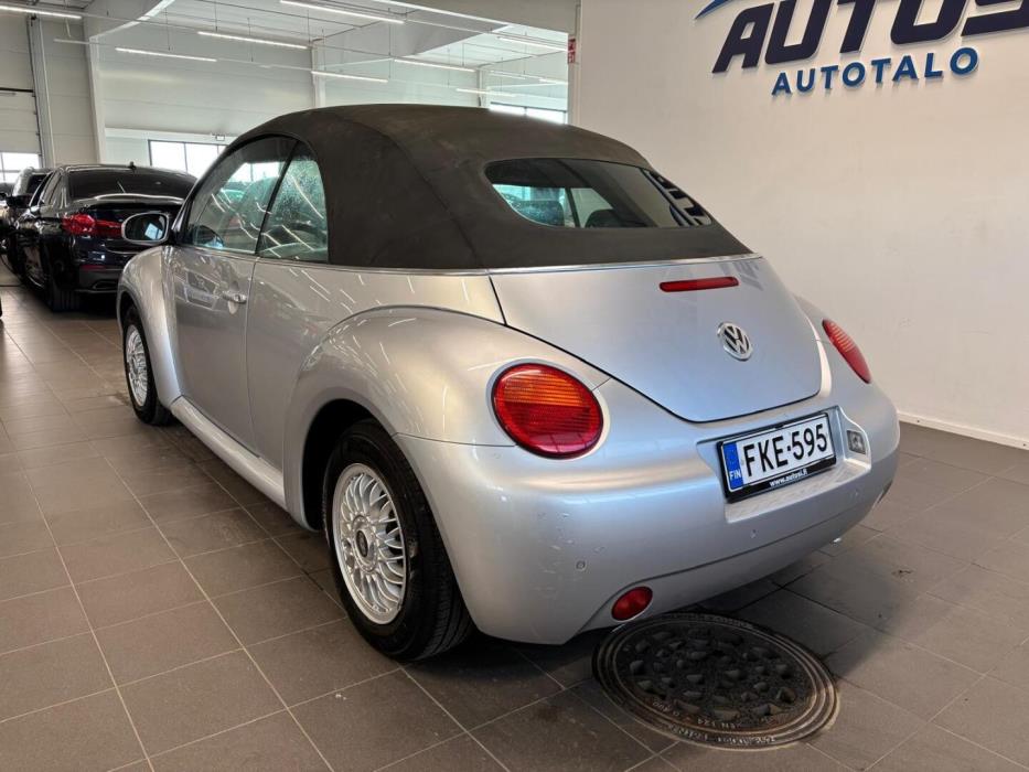 VOLKSWAGEN New Beetle 2004