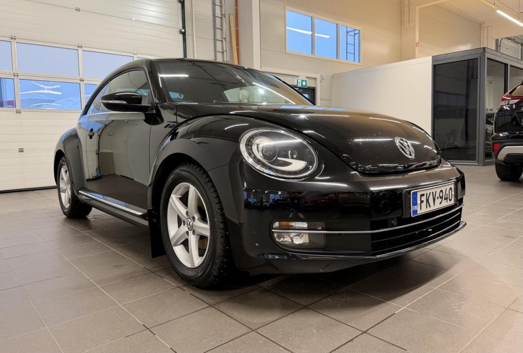 VOLKSWAGEN Beetle 2013